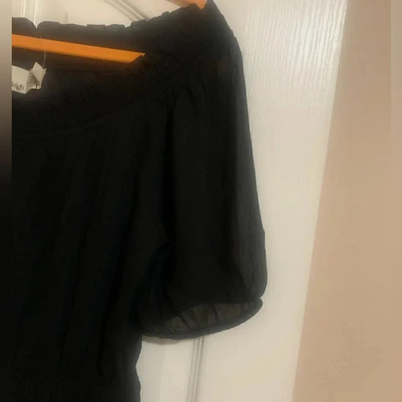 ‎NWT- Everleigh Off-the-Shoulder Black Blouse. Size M. - Picture 8 of 11
